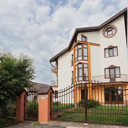 Saxony Dim Apartment Cernăuți Exterior foto
