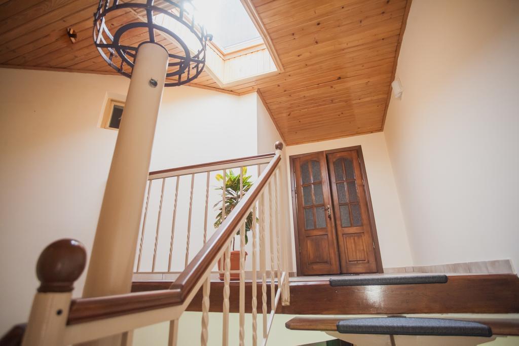 Saxony Dim Apartment Cernăuți Exterior foto