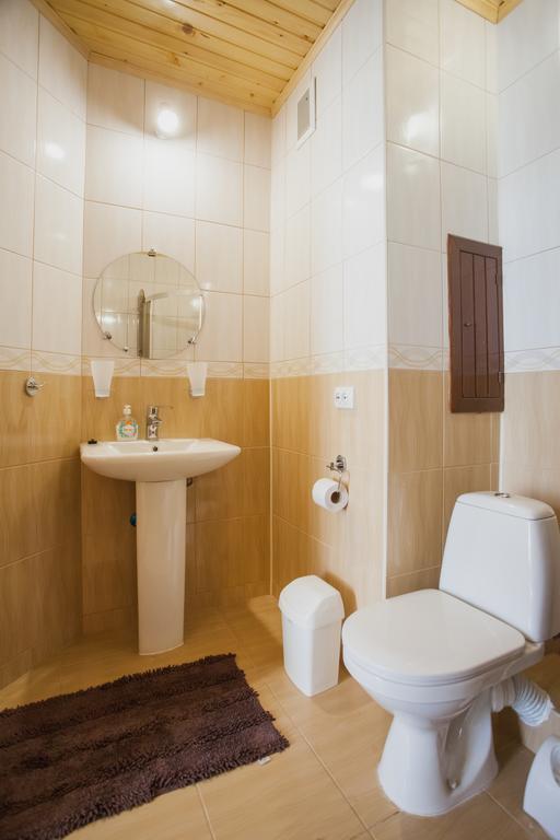 Saxony Dim Apartment Cernăuți Exterior foto