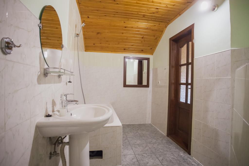 Saxony Dim Apartment Cernăuți Exterior foto