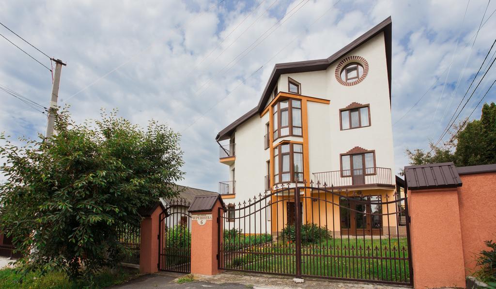 Saxony Dim Apartment Cernăuți Exterior foto
