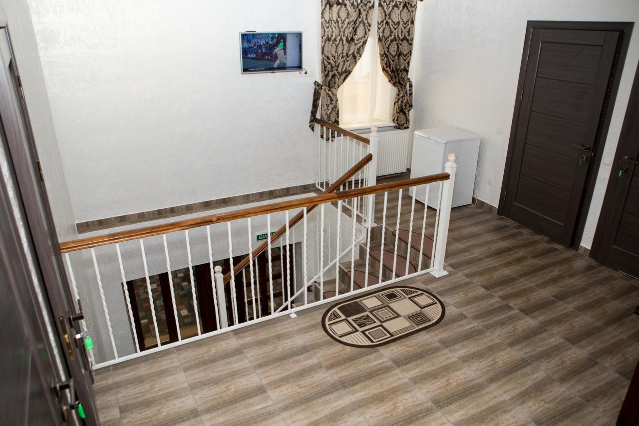 Saxony Dim Apartment Cernăuți Exterior foto