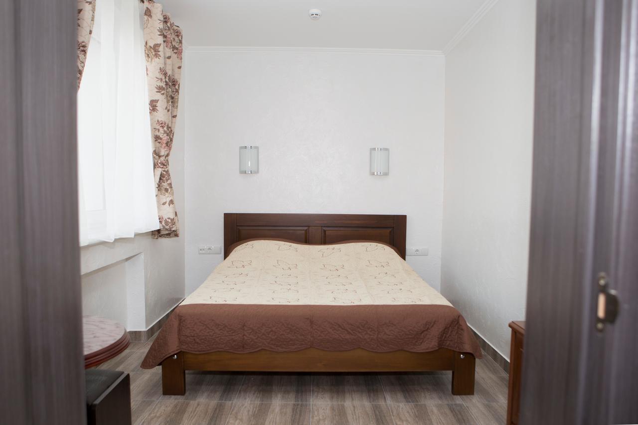 Saxony Dim Apartment Cernăuți Exterior foto